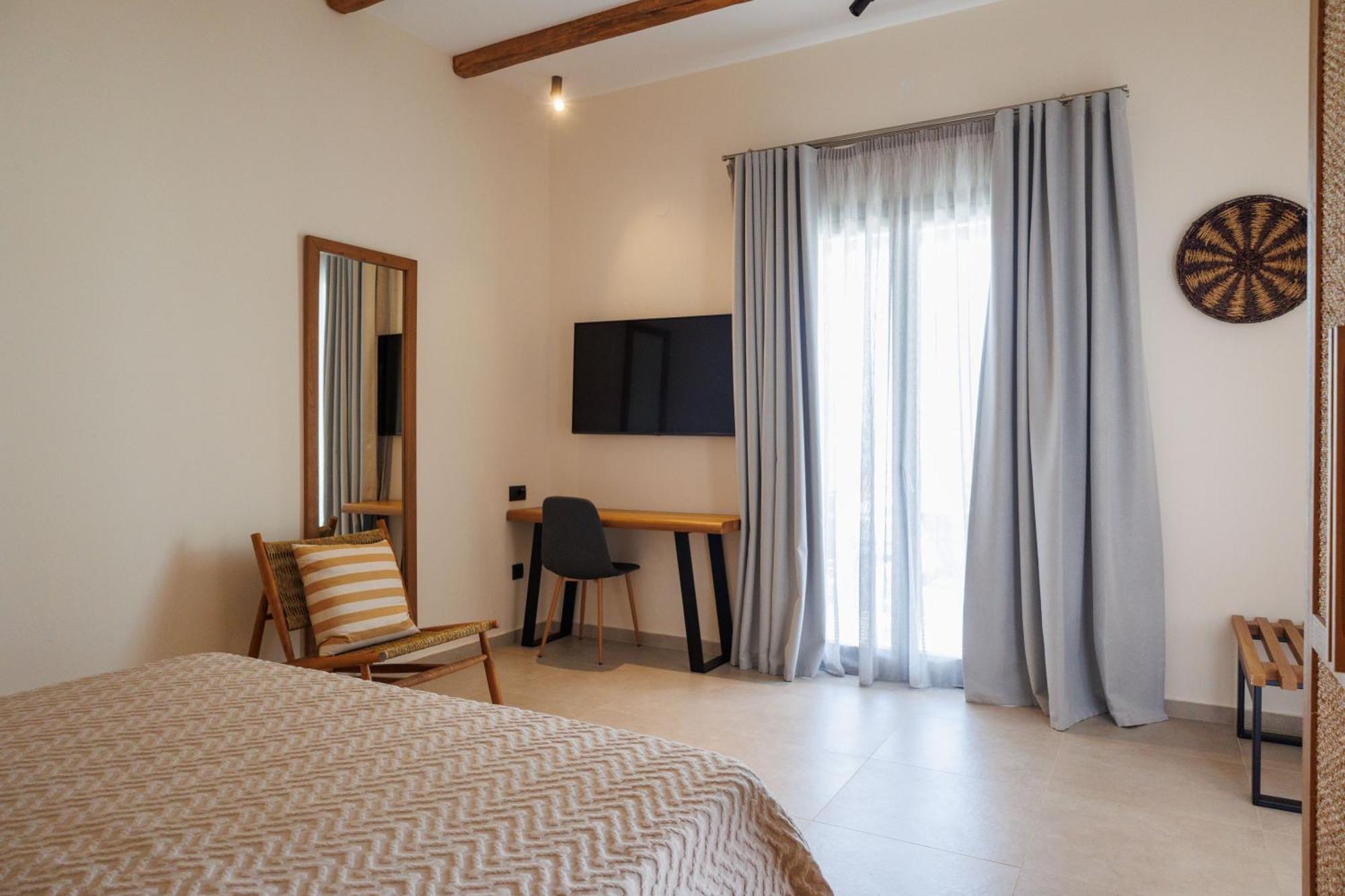 Kouros Blanc Resort & Suites Pounda Rum bild
